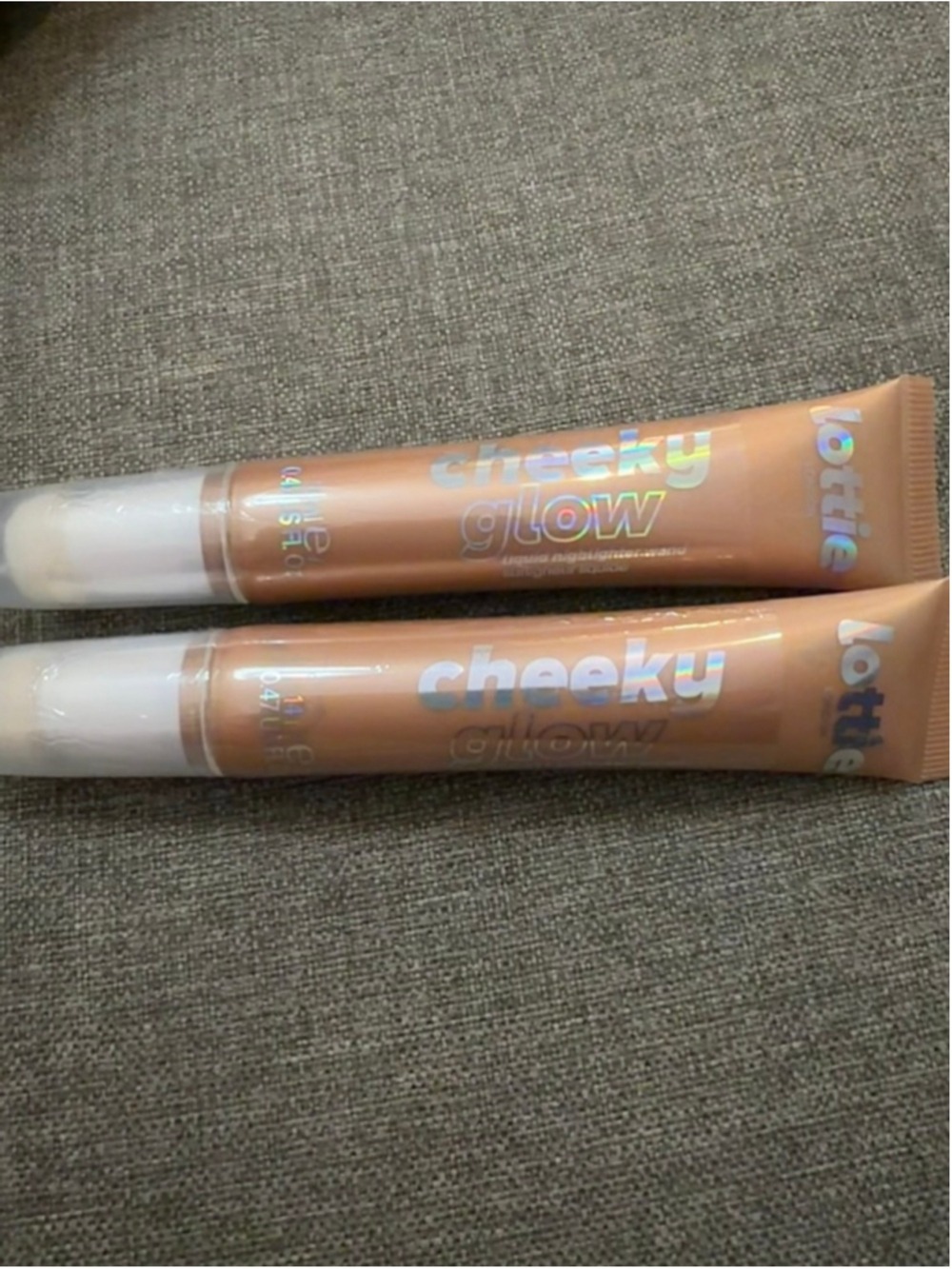 Lottie Cheeky Glow Liquid Highlighter Wand One Size Champagne